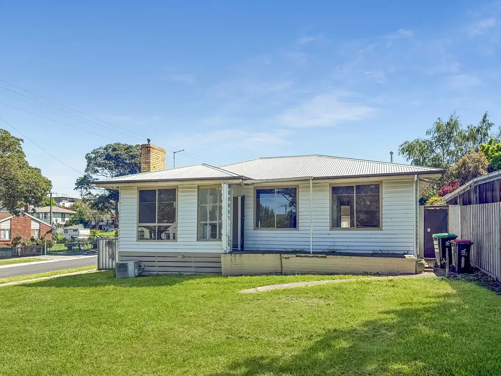Charming Corner-Home in the Heart of Morwell