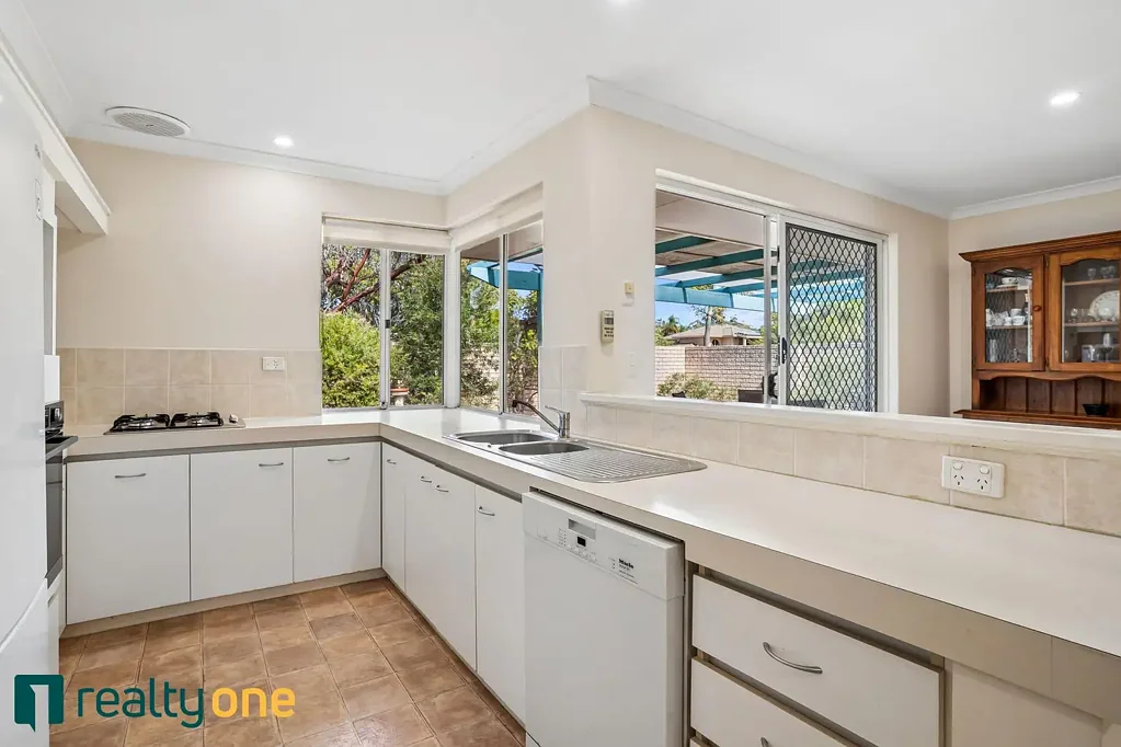 Perfect Location - Unfurnished Family Home Or Ideal Lock & Leave - Viewing: Monday 25th May 2026 4.10pm - 4.25pm