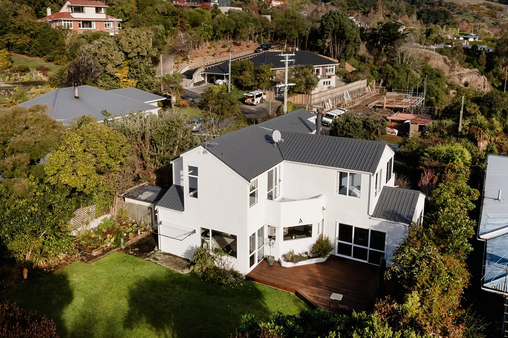 Macandrew Bay 4房  A family haven with harbour views