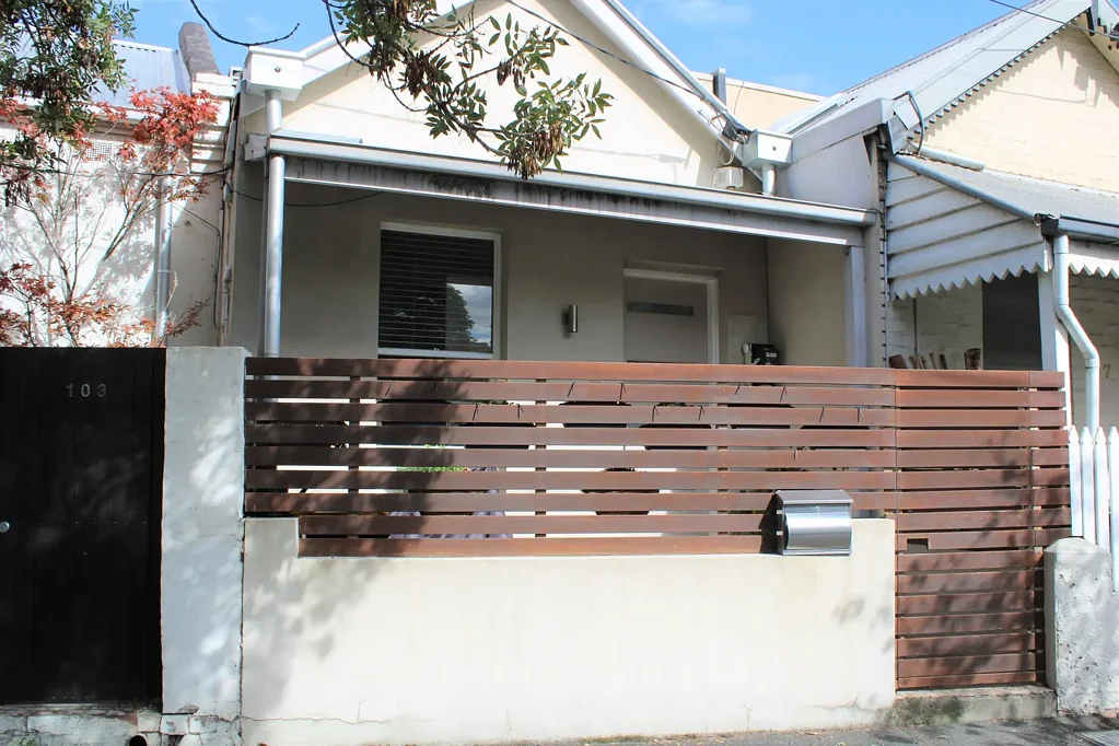 SHORT TERM FULLY FURNISHED MODERN TOWNHOUSE