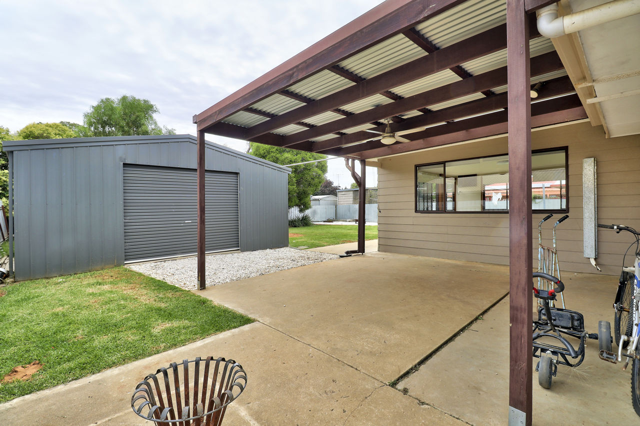 317 JAMESON ST, DENILIQUIN NSW 2710, 0 침실, 0 욕실, House