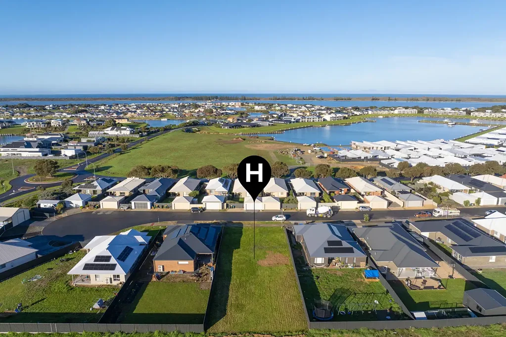 Hindmarsh Island Generous 900m² Allotment in Coorong Quays