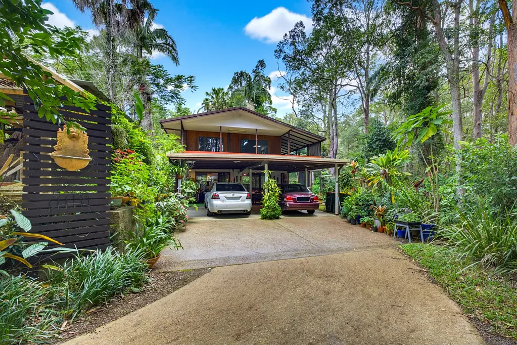 Yandina 4غرفة نوم CALLING ALL TRADIES AND RENOVATORS! MASSIVE 2447M2 OPPORTUNITY WITH DUAL LIVING ALREADY IN PLACE!