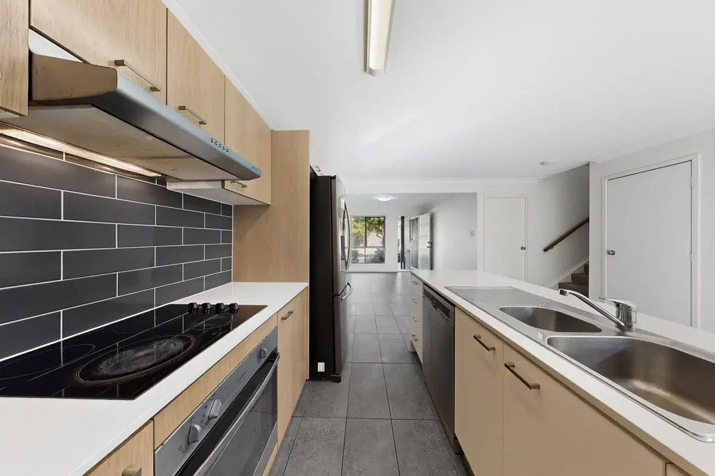 Eagleby 3Zimmer Urgent Sell! Seller move interstate!