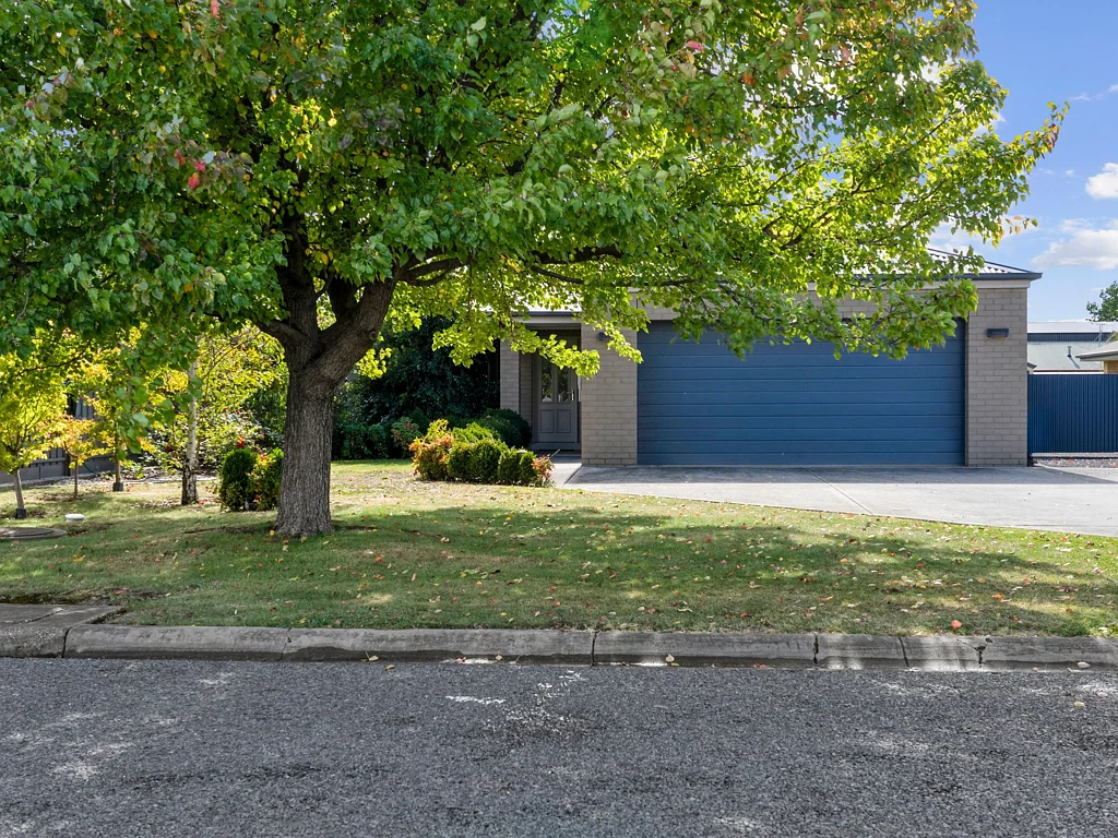 24 Geoffrey Street, Myrtleford, VIC 3737