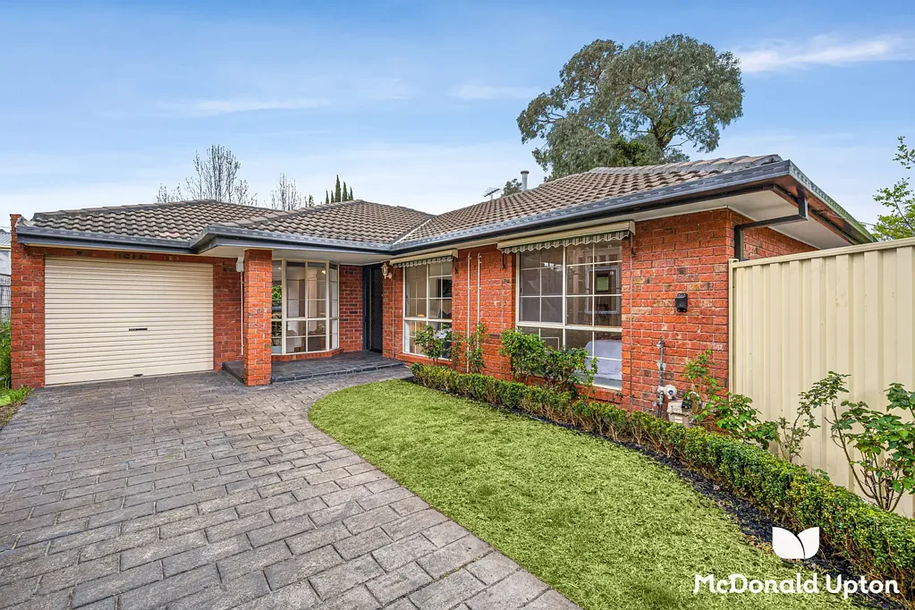 2/140 Deakin Street, Essendon, VIC 3040