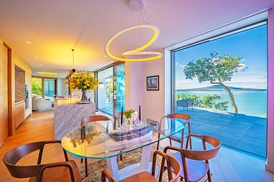 Belmont 6બેડરૂમ Dual Titles. One Landmark Clifftop Holding