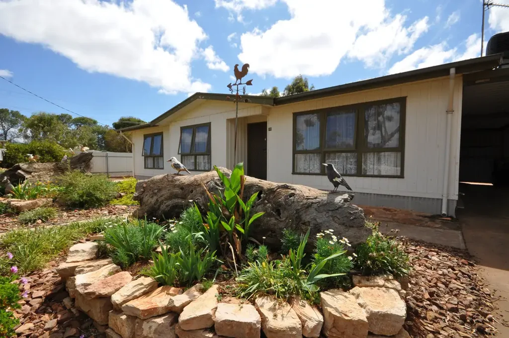 58 Park Tce, Quorn, SA 5433