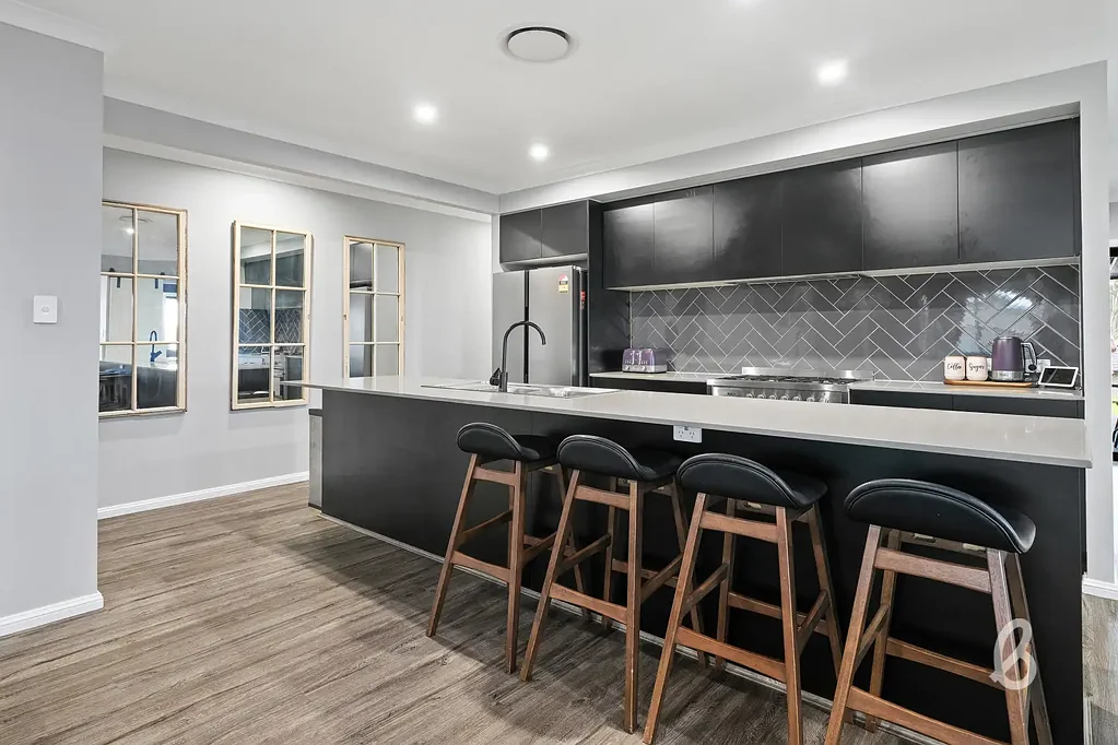 Greta 6غرفة نوم Expansive Modern Family Home with Shed & Swim Spa
