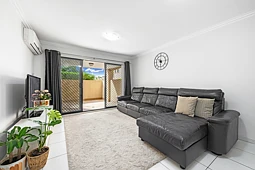 9/12 Murray Street, Northmead