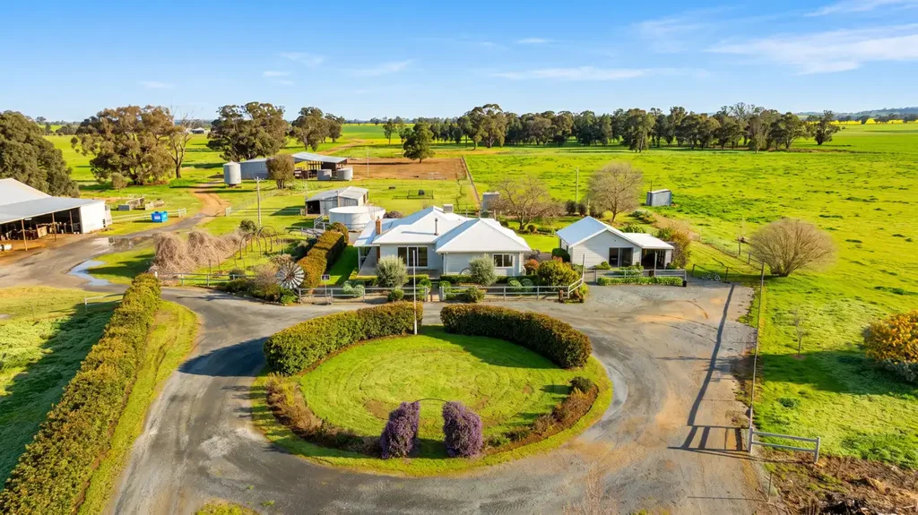 Henty "Fairland"