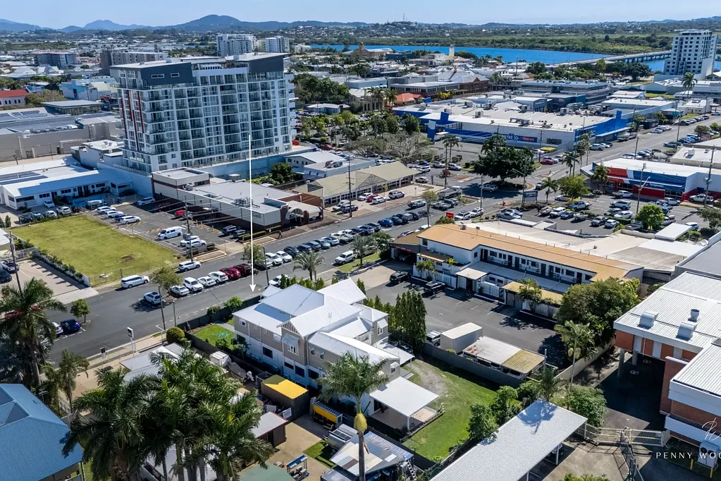 Mackay 12房  Live | Work | Earn