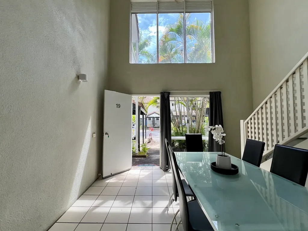 Light filled 2 Bedroom Villa