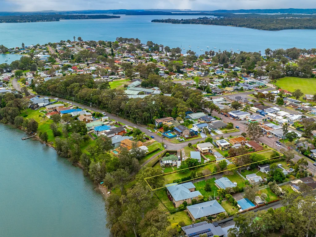 55 Vales Road, Mannering Park, NSW 2259
