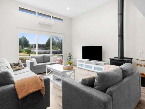 Rye 4 Bedroom Coastal Retreat - Walk to The Beach
