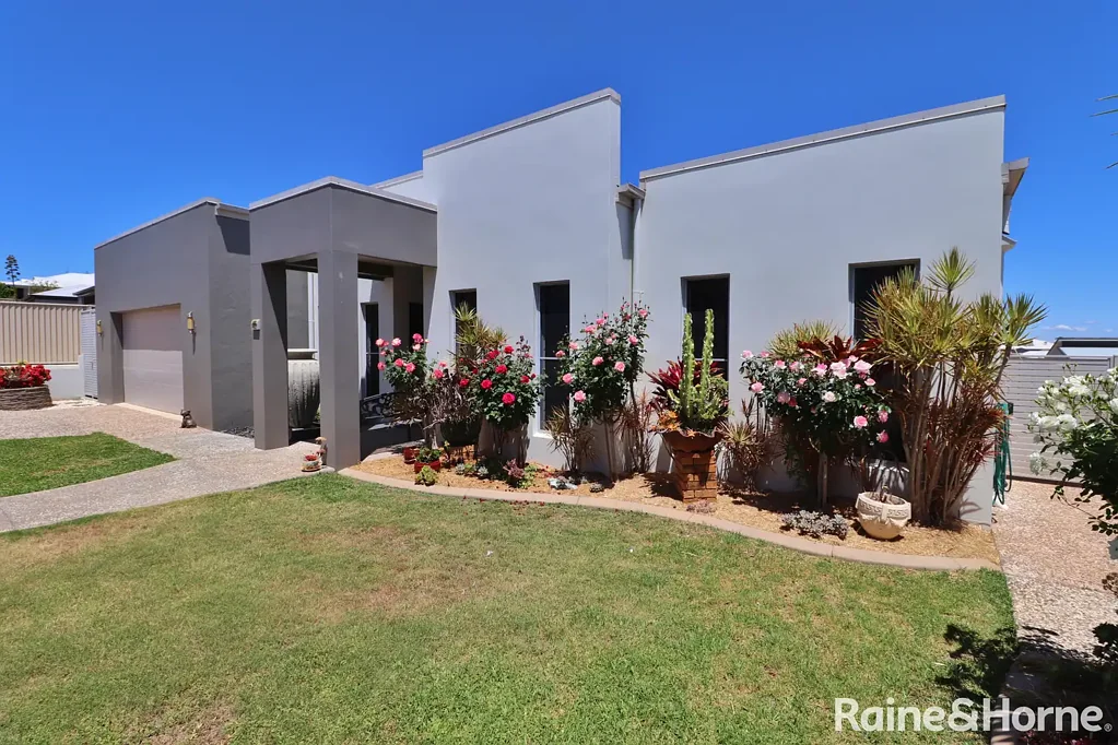 24 Bernard Cres, Kingaroy, QLD 4610