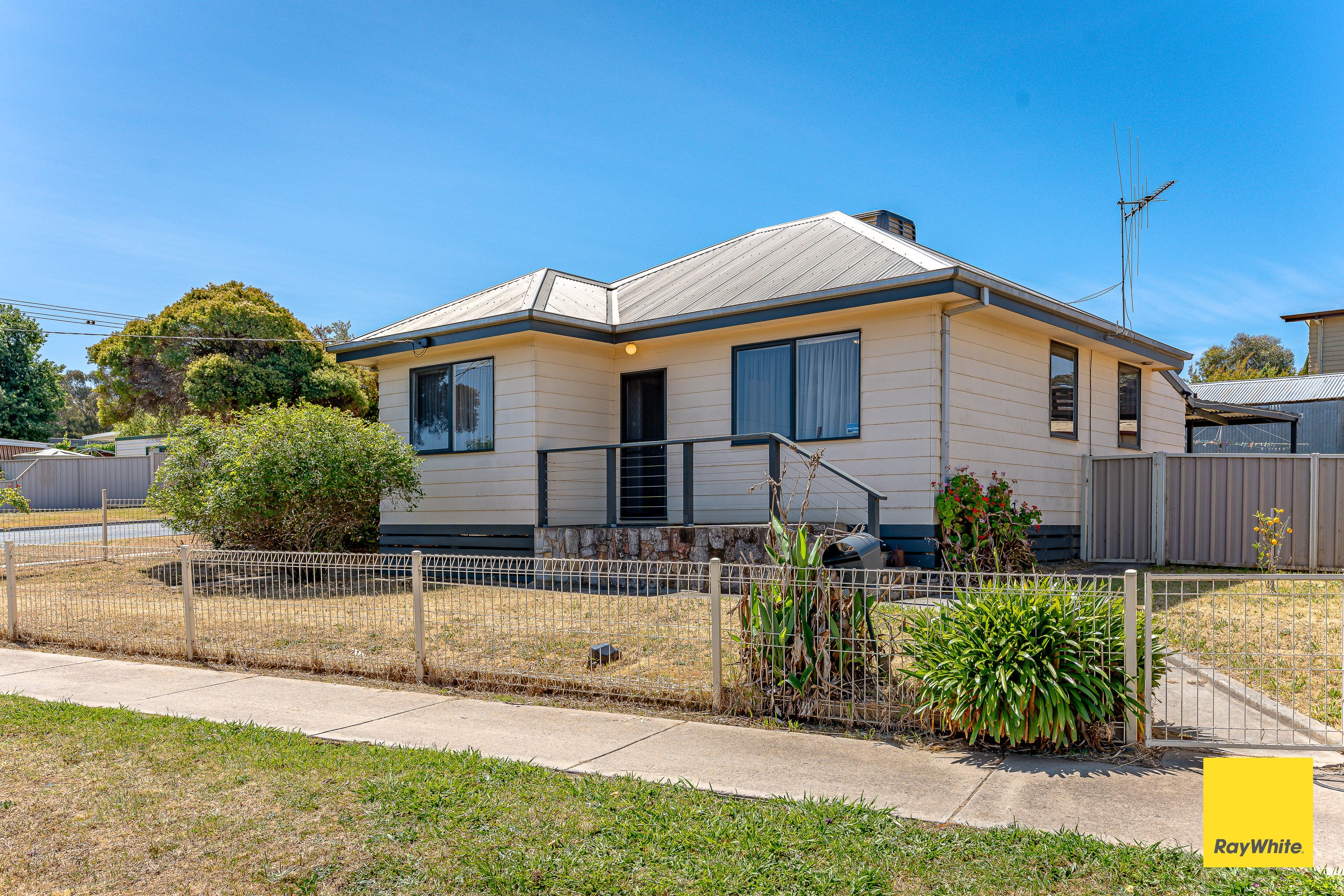 6 SYMONDS ST, GOLDEN SQUARE VIC 3555, 0 Schlafzimmer, 0 Badezimmer, House