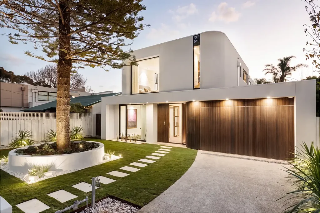Hampton 5Zimmer Architectural Masterclass in Resort-Inspired Design