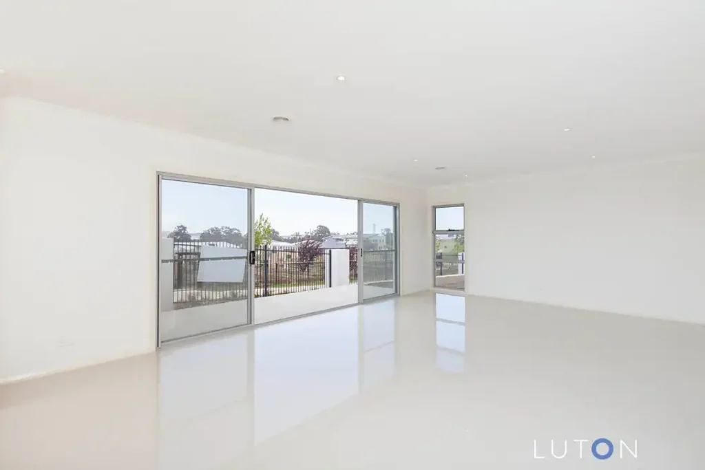 CONTEMPORARY HOME IN A SOUGHT AFTER LOCATION!