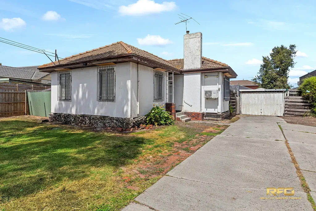 Maidstone 3 Slaapkamer All Offers Close At 1/11/25 At 5:00pm - Prime Location with Huge Potential