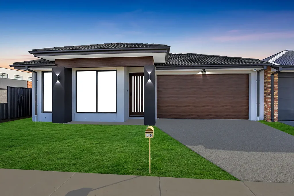 Donnybrook 4غرفة نوم 🏡 Luxury Living with Parkside Perks In Katalia estate, Donnybrook