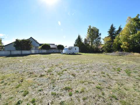 Twizel  Flat, Sunny & Ready To Go!