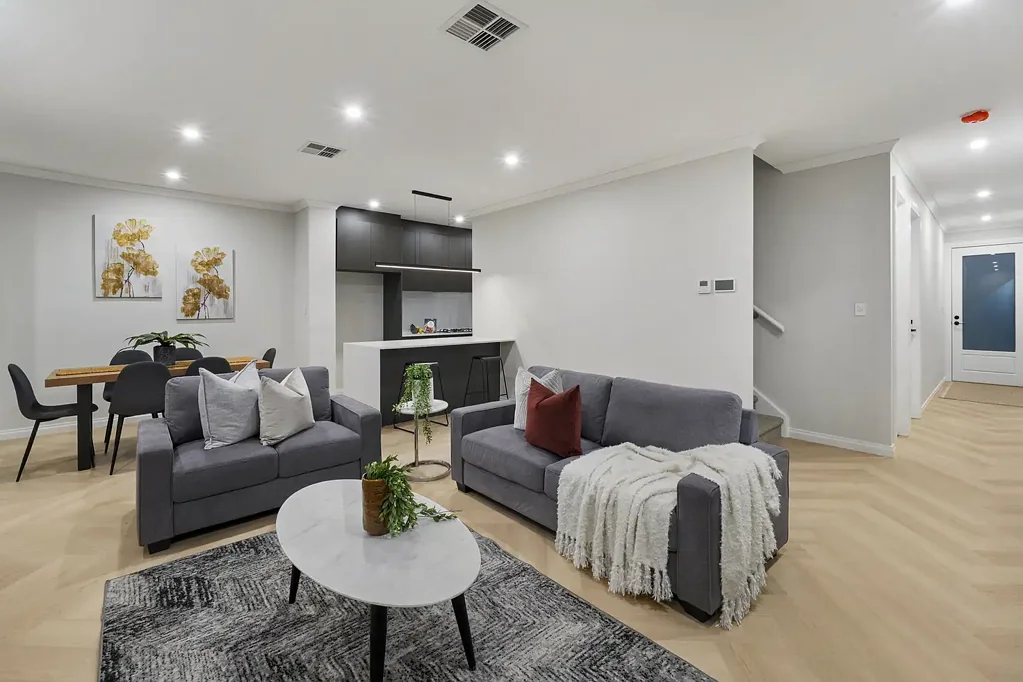 Plympton 3ห้องนอน A New-Build Move with City-to-Beach Reach and Tax-Time Perks