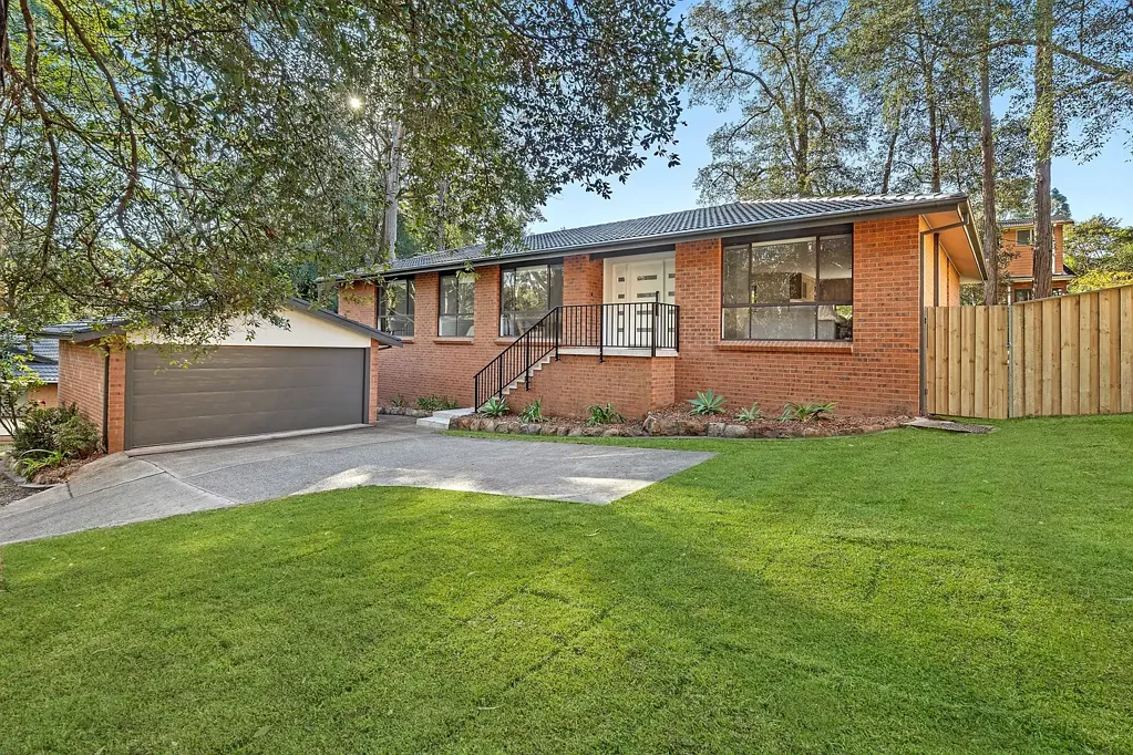100 Mount Pleasant Avenue, Wahroonga, NSW 2076