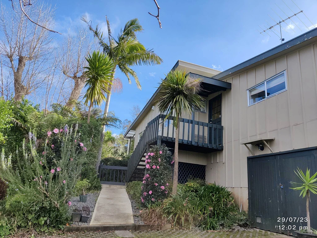 Spacious 3-Bedroom Family Home in Sought-After...