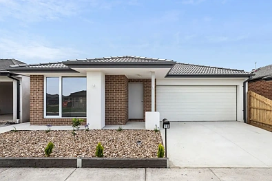 Labas ng Bahay - 18 Magnolia Cres, Beveridge, VIC 3753