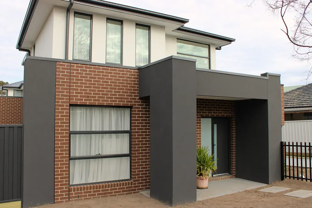 Stylish Living in the heart of Reservoir!