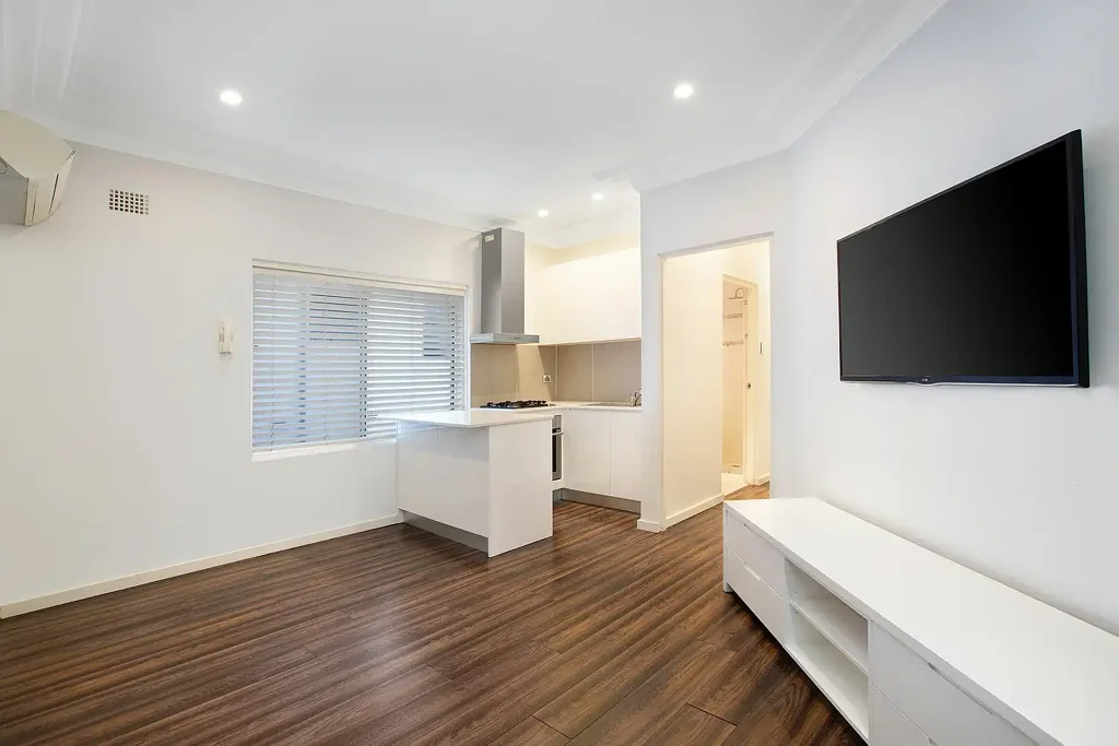 Partly Furnished One Bedroom Apartment in Popular Rose Bay