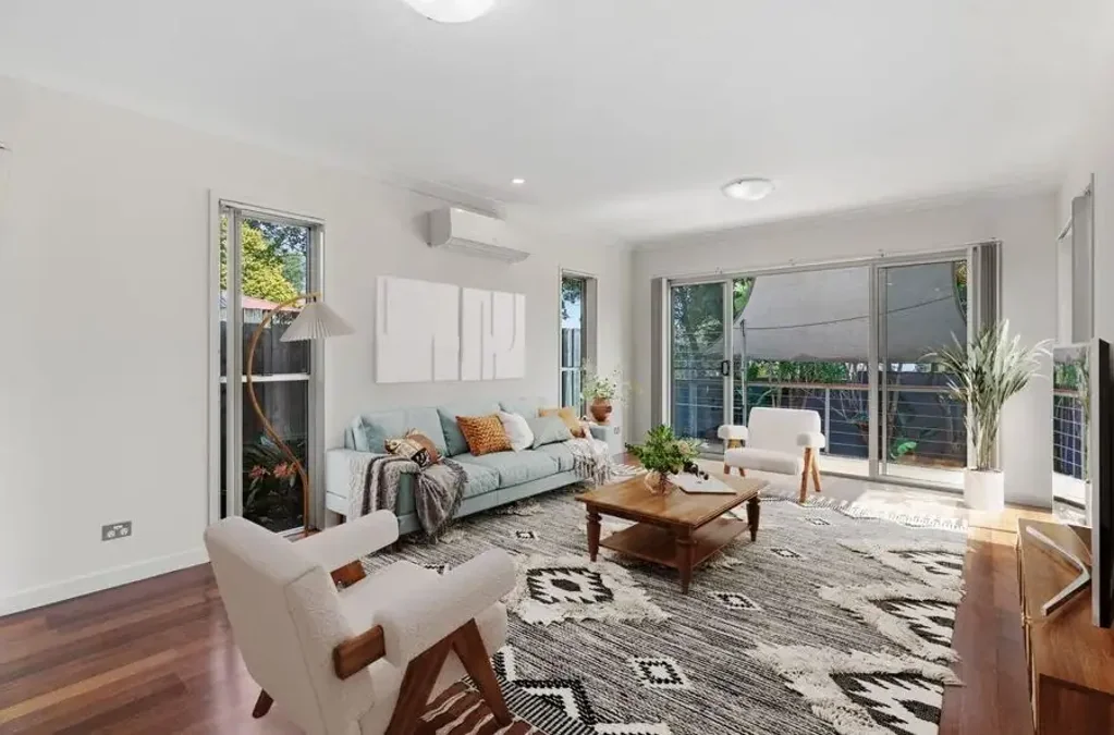 Stunning Modern unit in Fantastic East Toowoomba Location