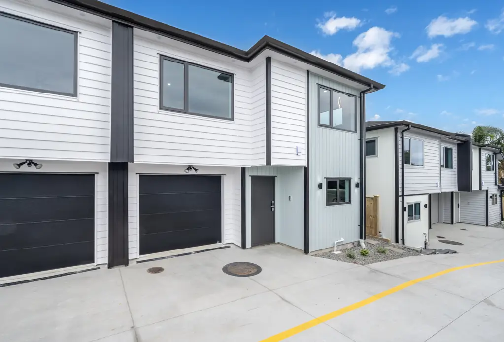 2/69 Angelo Avenue, Howick, Manukau City, Auckland