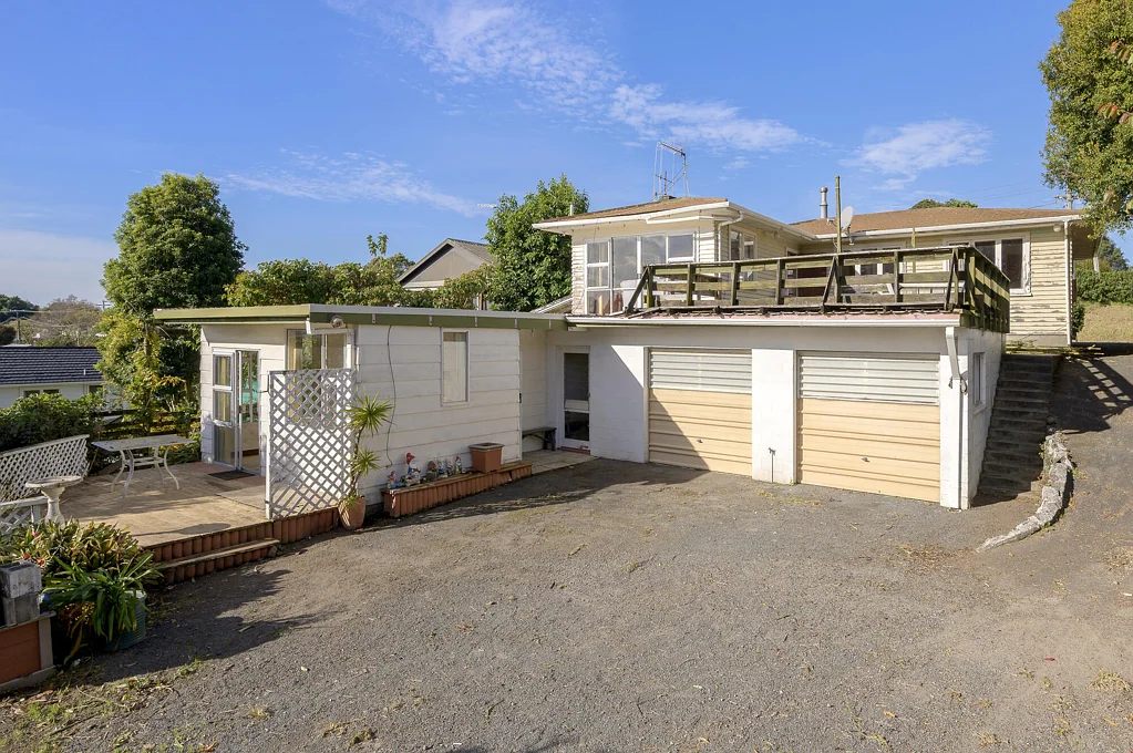 Parkvale 4房  Developer or renovator dream
