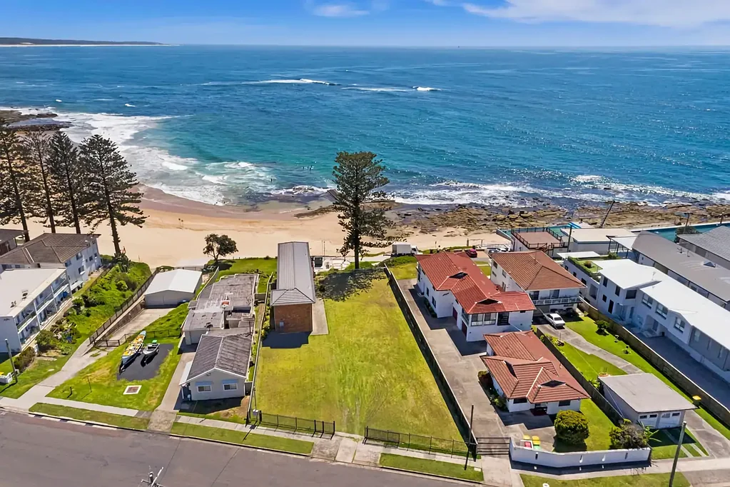 Acreage by the Sea – Dual Living with the Best View on the Coast