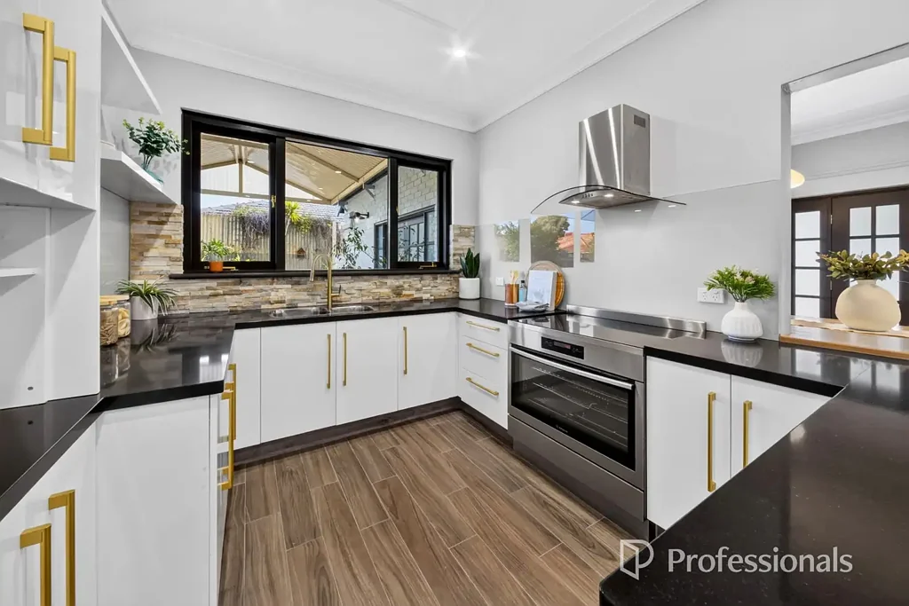 Dianella 4બેડરૂમ Daniella from Dianella Presents: