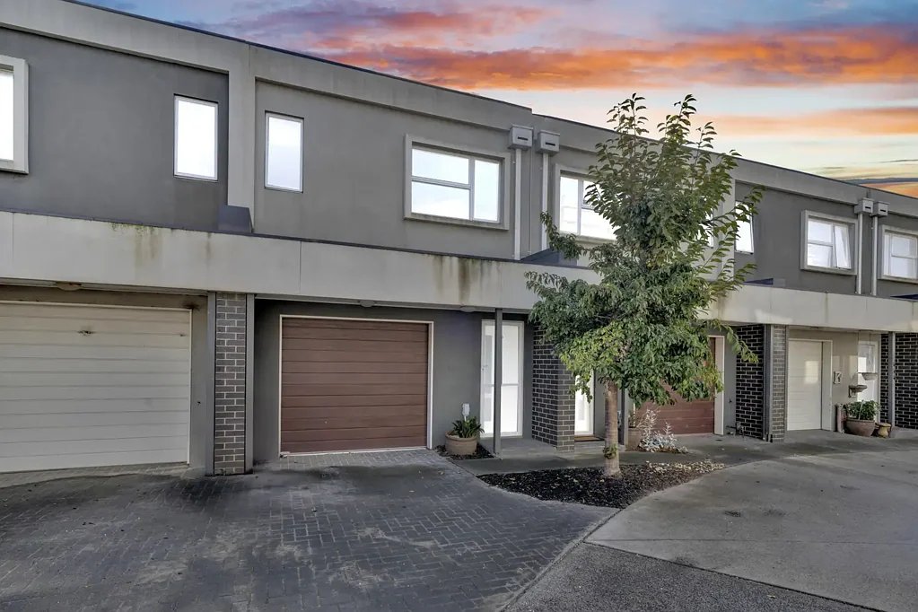 Spacious & Affordable 2 bedroom Townhouse