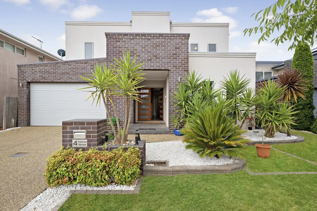 Spacious Family Home With 300 sqm of Living