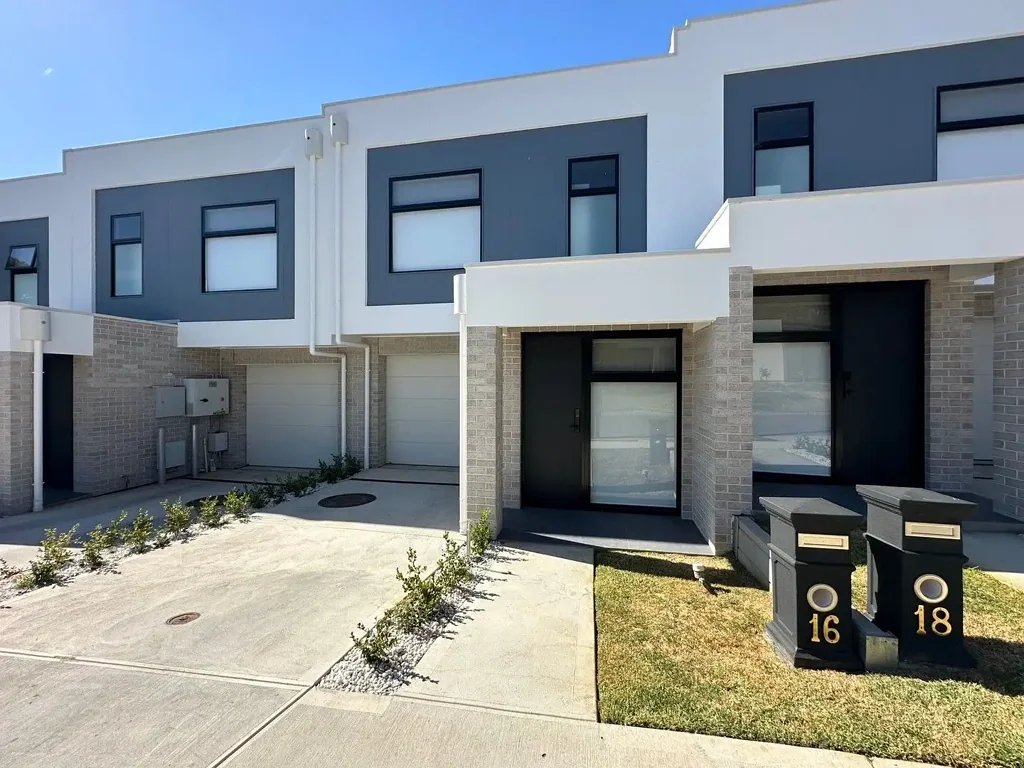 Modbury 3 Bedroom Contemporary Comfort & Style in the Heart of Modbury!