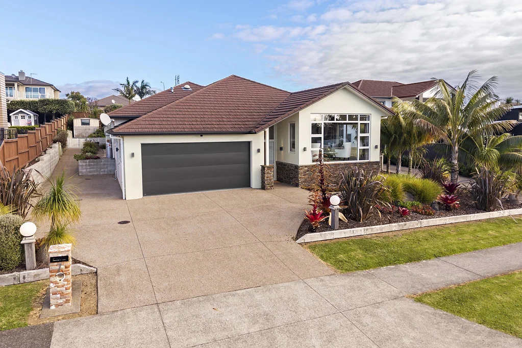 Beachlands 4 Bedroom Lifestyle for Living