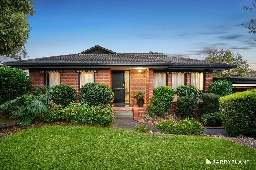 Wantirna 4Kwarto Family-Sized Comfort in a Peaceful Setting