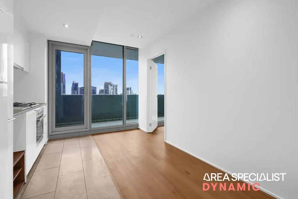 Stylish 2-Bedroom Apartment in the Heart of Melbourne CBD