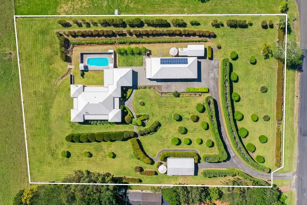 Milton 4 Slaapkamer Private Milton Estate  - Grand Country Elegance