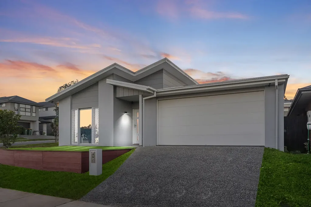 Yarrabilba 4房  执行家族生活或高级投资机会  Executive Family Living or Premium Investment Opportunity