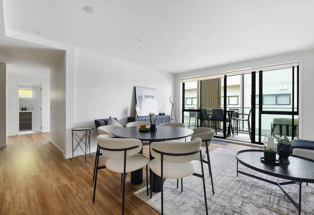 Modern 2 Bedroom Apartment Near Ormiston Town ...