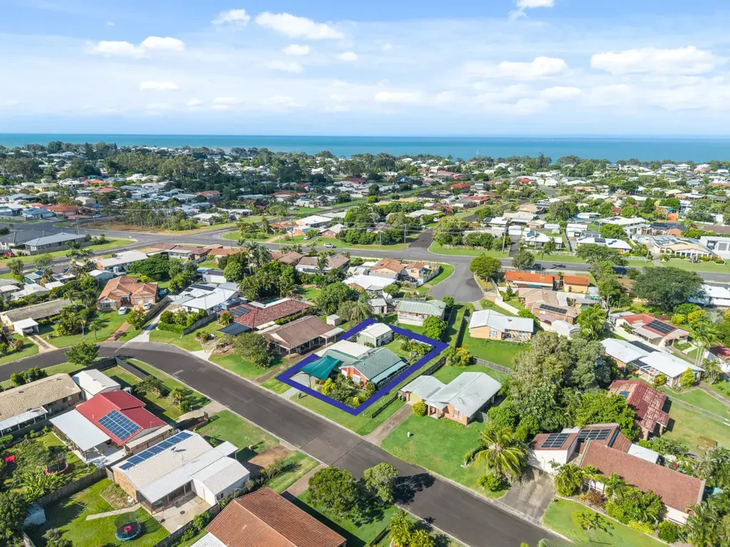 16 Michelle Drive, Point Vernon, QLD 4655