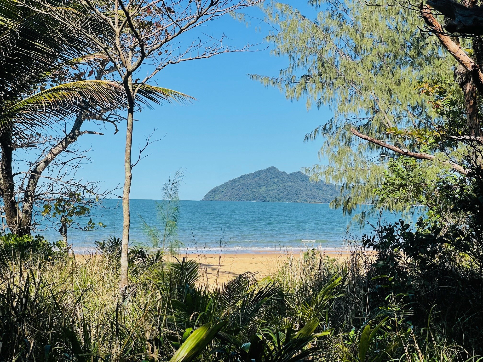 2 WONGALING BEACH RD, WONGALING BEACH QLD 4852, 0 Kuwarto, 0 Banyo, House