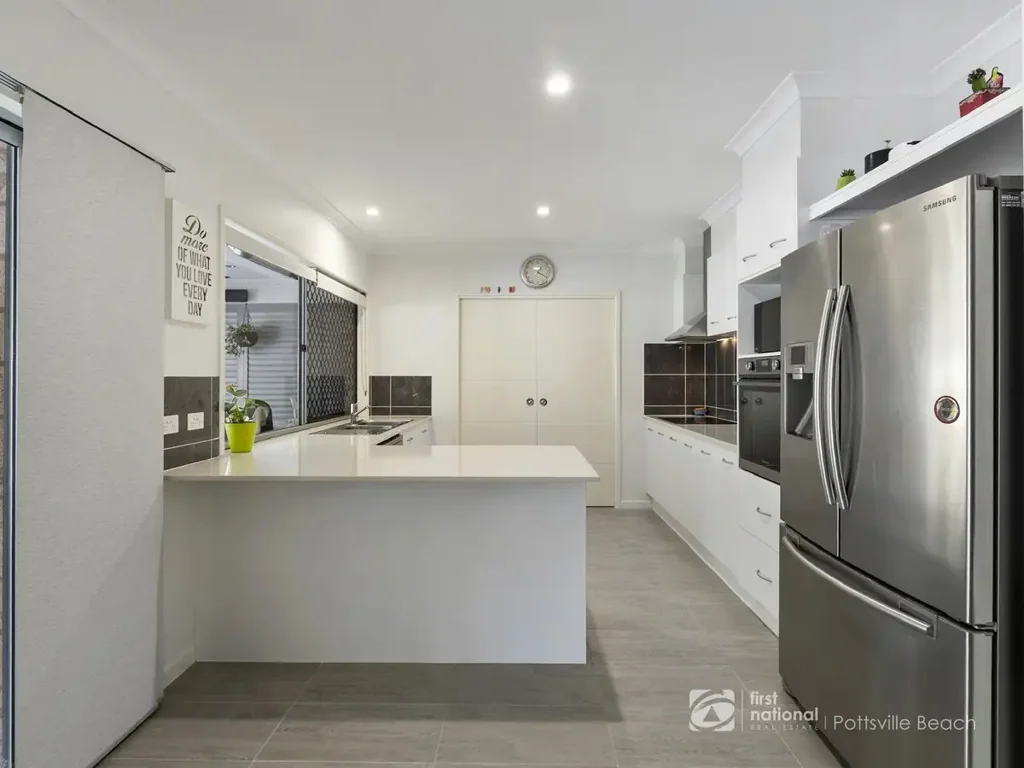 Pottsville 3房  Wake Up to Waterfront Living Every Day