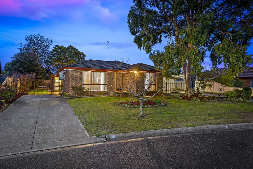 Wendouree 4 Bedroom Spacious Family Living in a Prime Wendouree Location